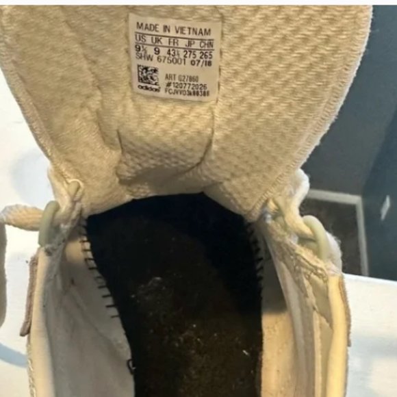 Off-White Adidas Boost - Like new - size 9.5 - Picture 4 of 4